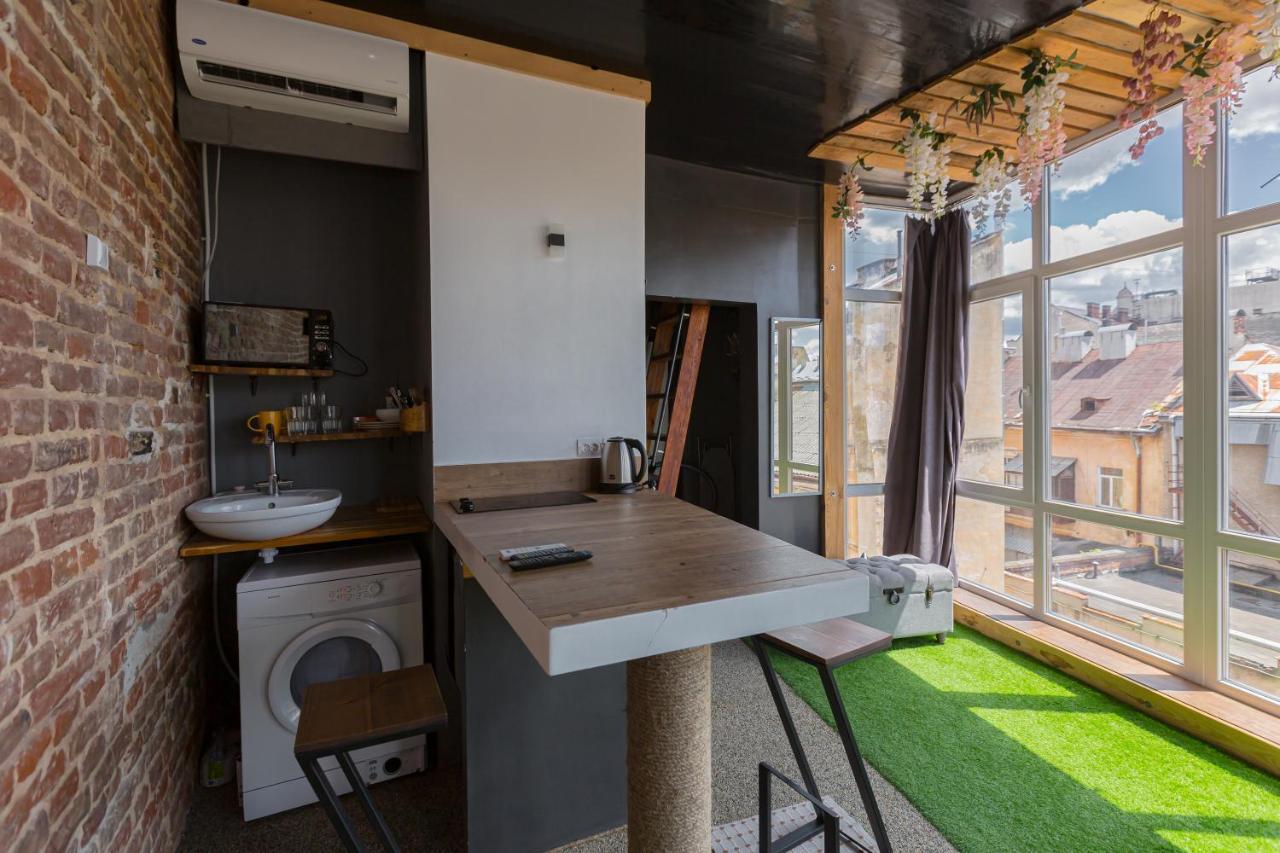 З Оглядовою Терасою На Львів Вулиця Свободи 35 Exterior photo